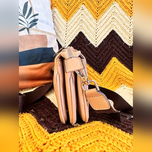 Authentic Mango Touch Crossbody Bag - Picture 3 of 8